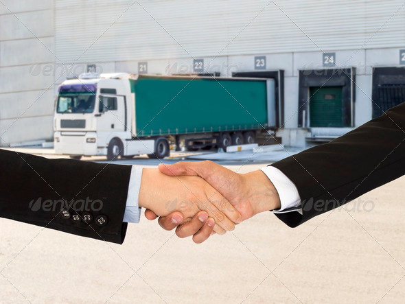 -handshake on logistics (1)